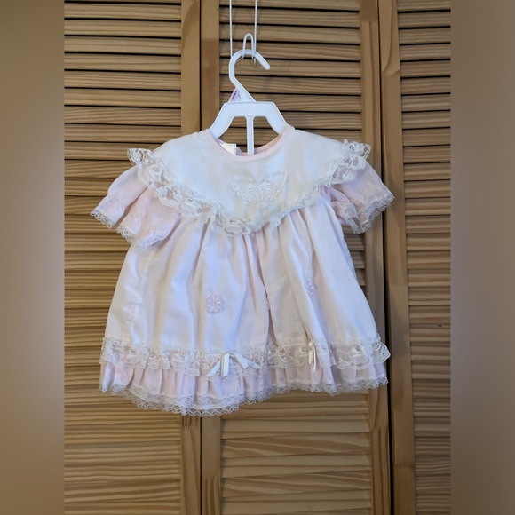 Carter’s pink baby gown 9 months - Picture 2 of 3